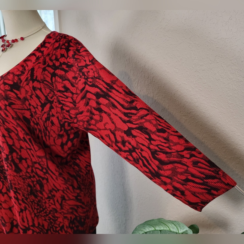 CATO Red and Black Pattern Scoop Neck Button-up Sweater - Plus Size 22/24W - Picture 7 of 8